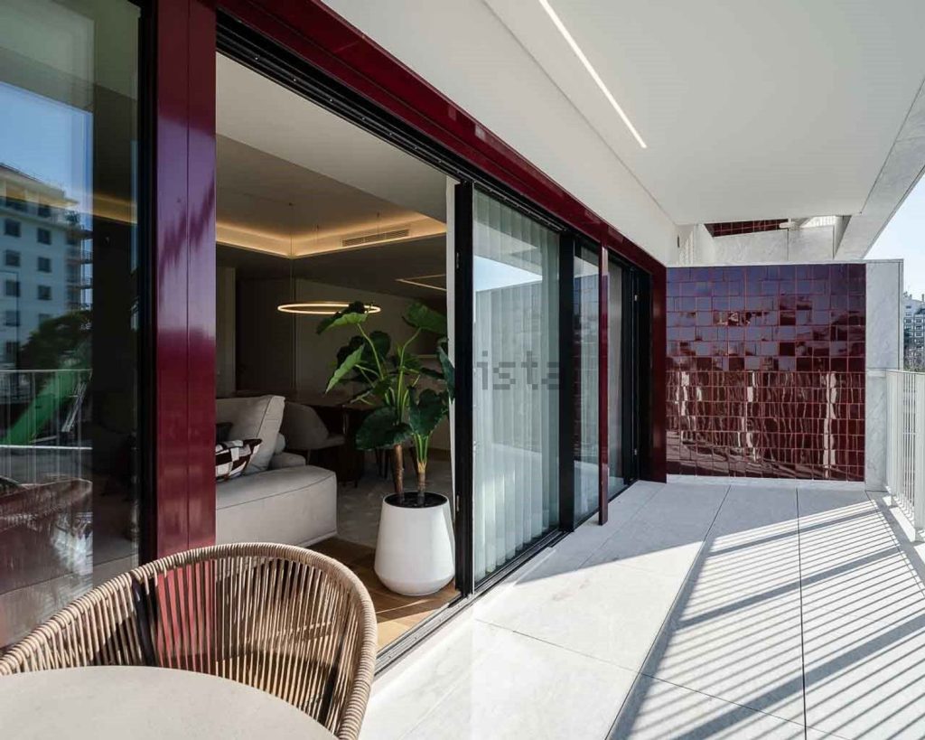 Duplex à vendre – Rua João de Freitas Branco sans numéro