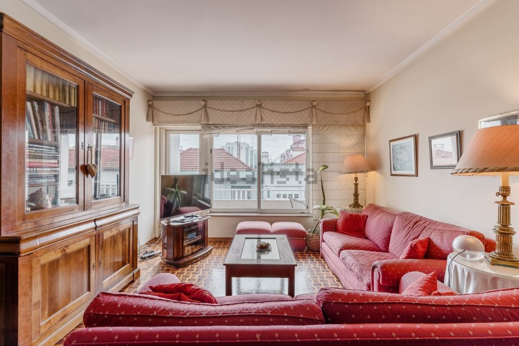 Appartement t4 à vendre – Rua Padre António Vieira, 8 b