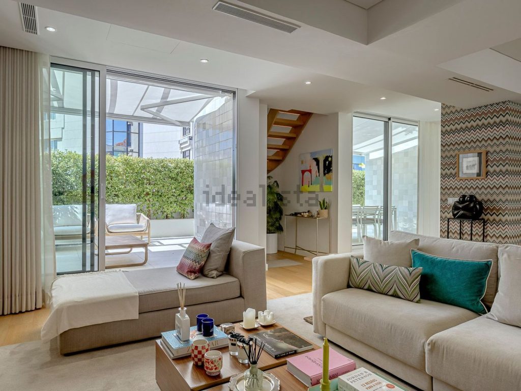 Appartement t4 à vendre – Rua Doutor António Cândido, 18