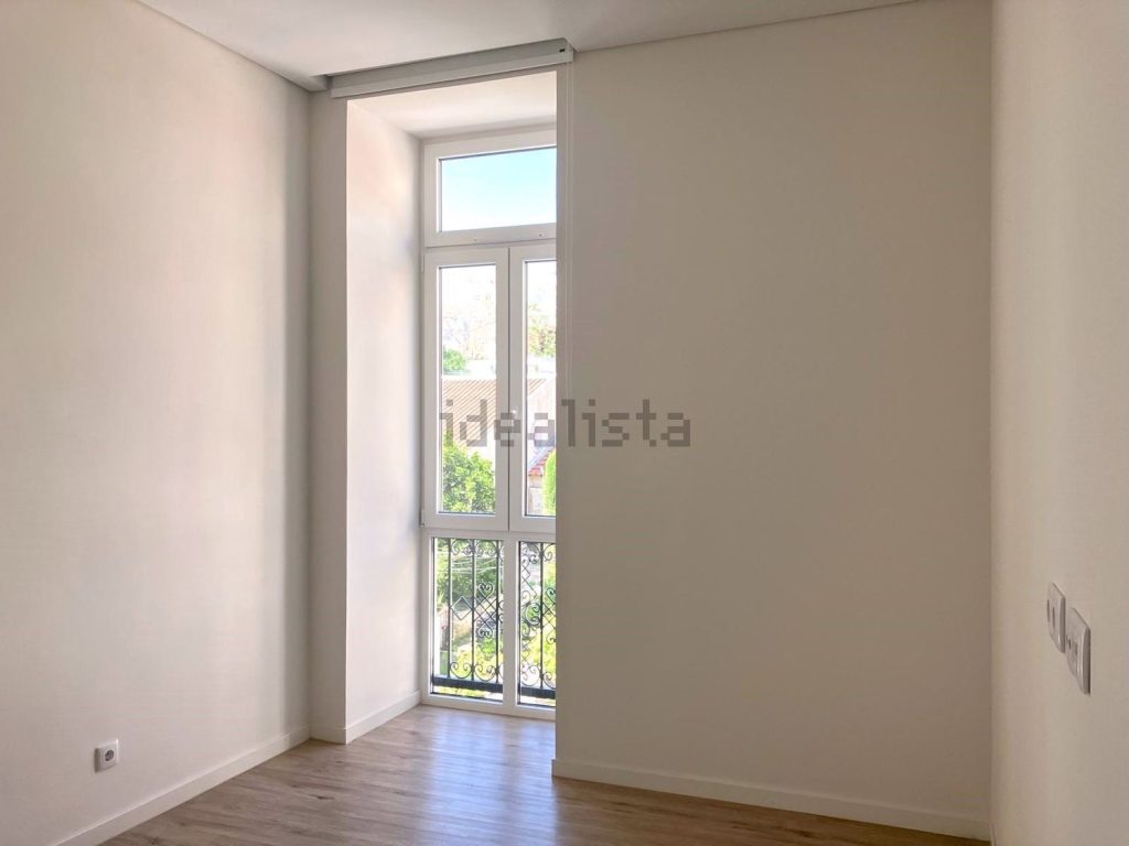 Appartement t1 à vendre – Rua Professor Sousa da Câmara, 170