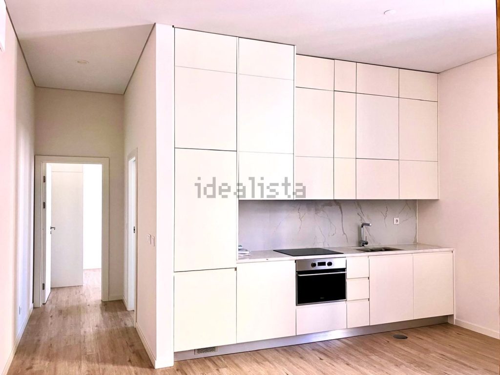Appartement t1 à vendre – Rua Professor Sousa da Câmara, 170