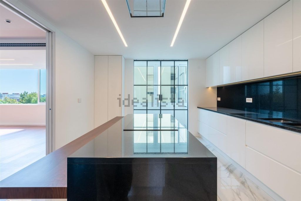 Appartement t4 à vendre – Avenida Doutor Mário Moutinho, 33