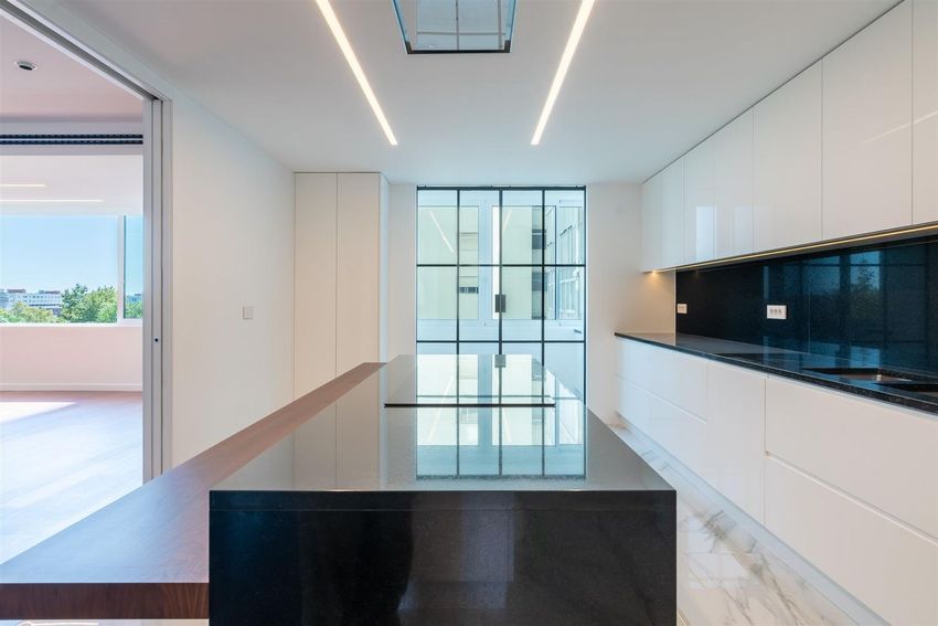 Appartement t4 à vendre – Avenida Doutor Mário Moutinho, 33