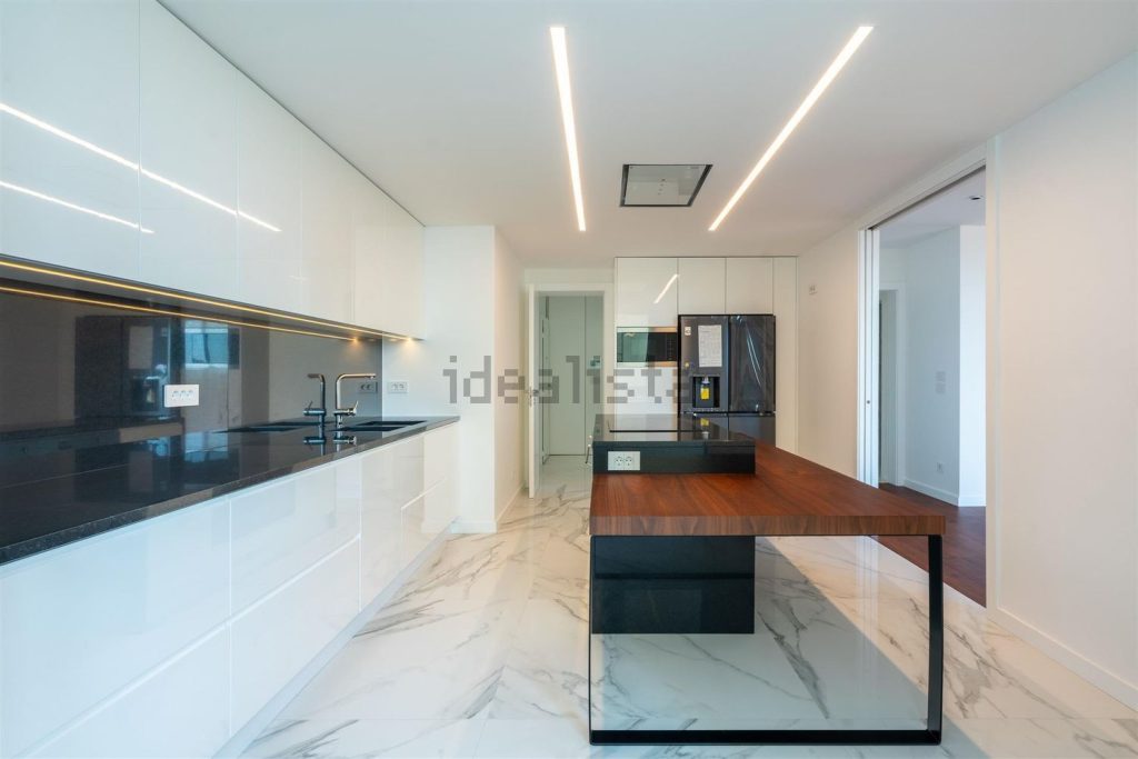 Appartement t4 à vendre – Avenida Doutor Mário Moutinho, 33