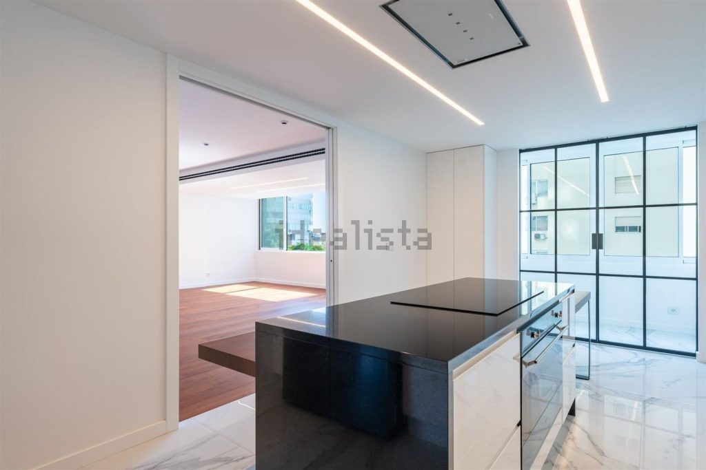 Appartement t4 à vendre – Avenida Doutor Mário Moutinho, 33