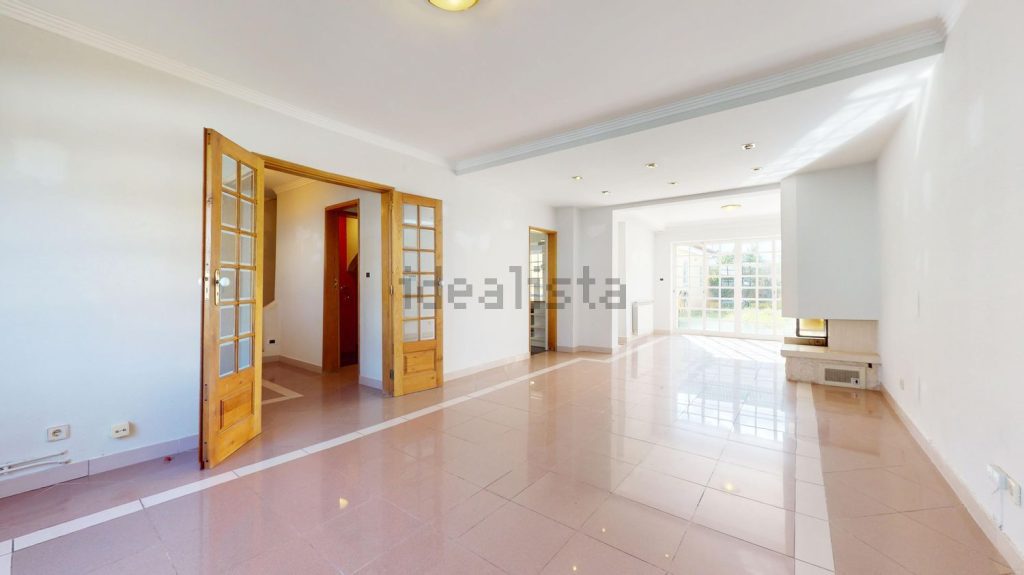 Maison mitoyenne à vendre – Rua David Melgueiro, 14