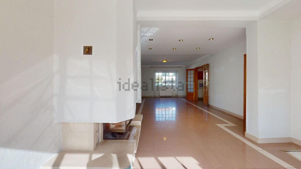 Maison mitoyenne à vendre – Rua David Melgueiro, 14