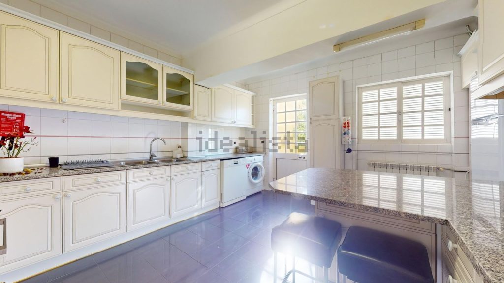 Maison mitoyenne à vendre – Rua David Melgueiro, 14