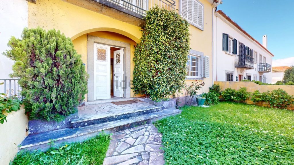 Maison mitoyenne à vendre – Rua David Melgueiro, 14