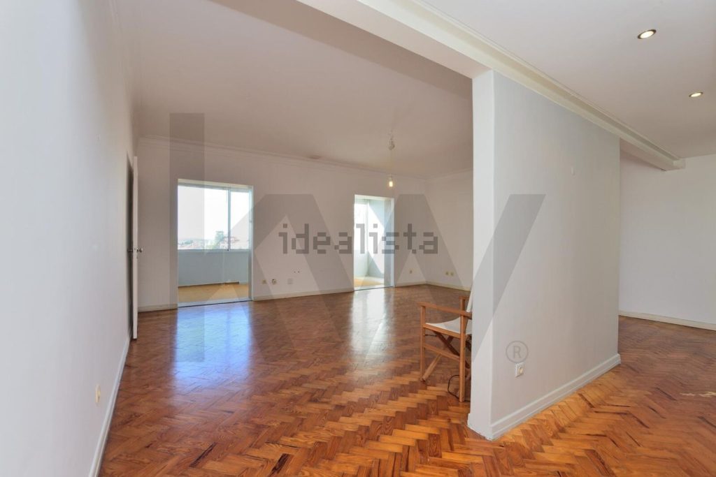 Appartement t4 à vendre – Rua Domingos Sequeira