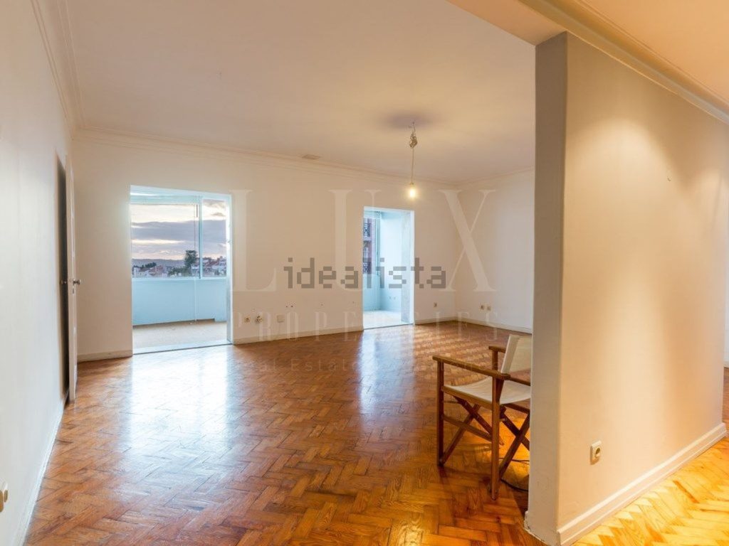Appartement t4 à vendre – Rua Domingos Sequeira