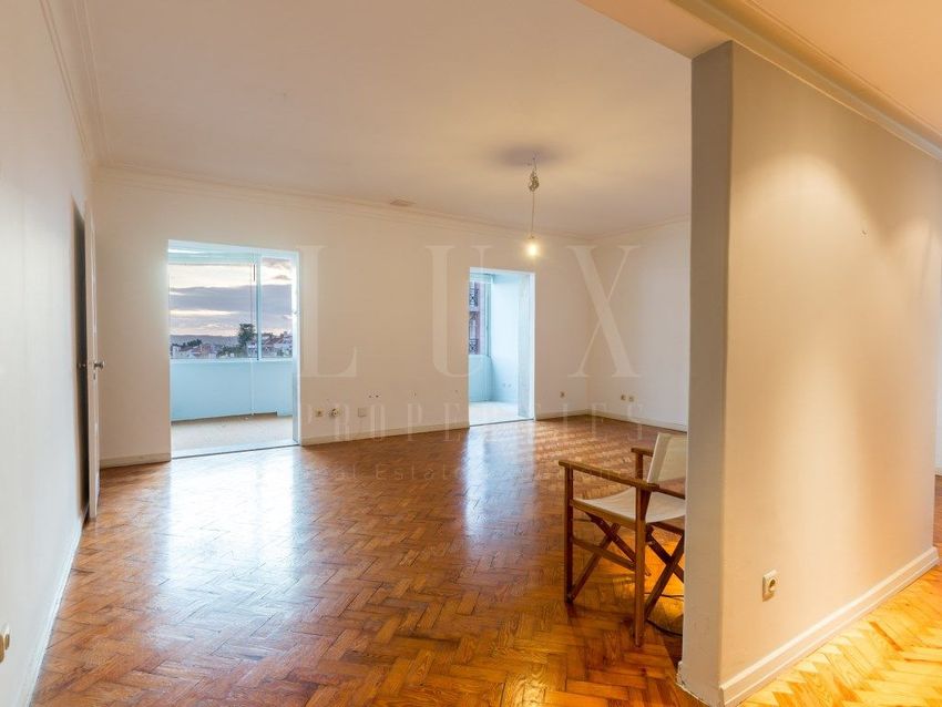 Appartement t4 à vendre – Rua Domingos Sequeira