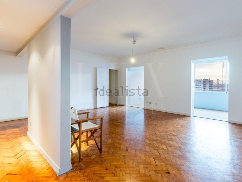 Appartement t4 à vendre – Rua Domingos Sequeira